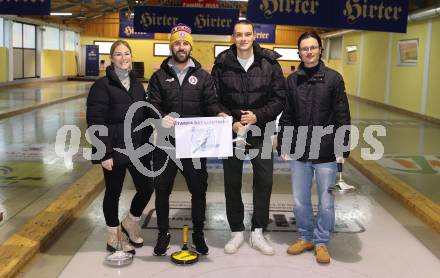 Fussball Bundesliga. Stockschiessen. SK  Austria Klagenfurt . Sandro Zakany, Niklas Szerencsi, Marco Walter. Launsdorf,  am 11.12.2024.
Foto: Kuess
www.qspictures.net
---
pressefotos, pressefotografie, kuess, qs, qspictures, sport, bild, bilder, bilddatenbank