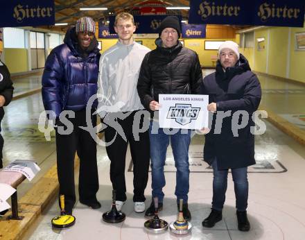 Fussball Bundesliga. Stockschiessen. SK  Austria Klagenfurt .Dikeni-Rafid Salifou, Nicolas Binder, Co-Trainer Martin Lassnig, Michael Kristan. . Launsdorf,  am 11.12.2024.
Foto: Kuess
www.qspictures.net
---
pressefotos, pressefotografie, kuess, qs, qspictures, sport, bild, bilder, bilddatenbank