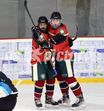 Eishockey. AHC Division 2 Ost.. Lendhafen Seeloewen gegen Reifnitz Trouts. Torjubel Nico Toff,  Marco Ungericht (Reifnitz).. Ferlach, am 15.12.2024.
Foto: Kuess
---
pressefotos, pressefotografie, kuess, qs, qspictures, sport, bild, bilder, bilddatenbank