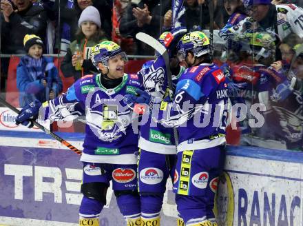 Eishockey ICE Bundesliga. VSV gegen HC Pustertal Woelfe.  Torjubel John Hughes, Alex Wall, Kevin Hancock (VSV). Villach, am 26.12.2024.
Foto: Kuess
---
pressefotos, pressefotografie, kuess, qs, qspictures, sport, bild, bilder, bilddatenbank