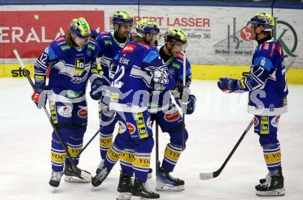 Eishockey ICE Bundesliga. VSV gegen HC Pustertal Woelfe.  Torjubel Chase Pearson, Alex Wall, Nikita Scherbak, Guus Van Nes, Philipp Lindner  (VSV). Villach, am 26.12.2024.
Foto: Kuess
---
pressefotos, pressefotografie, kuess, qs, qspictures, sport, bild, bilder, bilddatenbank