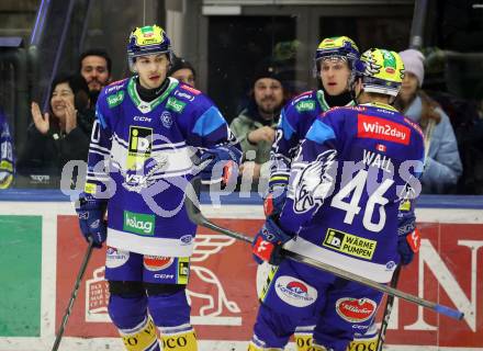 Eishockey ICE Bundesliga. VSV gegen HC Pustertal Woelfe.  Torjubel Elias Wallenta, Benjamin Lanzinger , Alex Wall (VSV). Villach, am 26.12.2024.
Foto: Kuess
---
pressefotos, pressefotografie, kuess, qs, qspictures, sport, bild, bilder, bilddatenbank