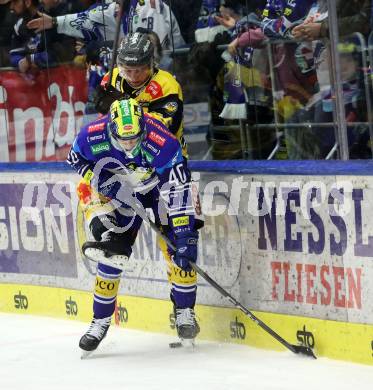Eishockey ICE Bundesliga. VSV gegen HC Pustertal Woelfe.  Elias Wallenta (VSV), Austin Michael Osmanski (Pustertal). Villach, am 26.12.2024.
Foto: Kuess
---
pressefotos, pressefotografie, kuess, qs, qspictures, sport, bild, bilder, bilddatenbank