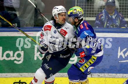 Eishockey ICE Bundesliga. VSV gegen Szkesfehervar,    Kevin Hancock (VSV), Trevor Cheek (Fehervar). Villach, am 1.1.2025
Foto: Kuess
---
pressefotos, pressefotografie, kuess, qs, qspictures, sport, bild, bilder, bilddatenbank