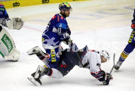 Eishockey ICE Bundesliga. VSV gegen Szkesfehervar,    Thomas Vallant (VSV), Janos Hari (Fehervar). Villach, am 1.1.2025
Foto: Kuess
---
pressefotos, pressefotografie, kuess, qs, qspictures, sport, bild, bilder, bilddatenbank