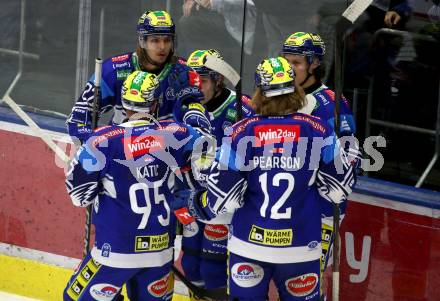 Eishockey ICE Bundesliga. VSV gegen Szkesfehervar,   Torjubel Nikita Scherbak, Benjamin Lanzinger, Chase Pearson, Marco Richter, Mark Katic (VSV). Villach, am 1.1.2025
Foto: Kuess
---
pressefotos, pressefotografie, kuess, qs, qspictures, sport, bild, bilder, bilddatenbank