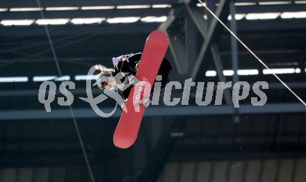 Snowboard. Big Air. Frauen. Qualifikation. Anna Gasser. WÃ¶rthersee Stadion. Klagenfurt, am 3.1.2024.
Foto: Kuess
---
pressefotos, pressefotografie, kuess, qs, qspictures, sport, bild, bilder, bilddatenbank