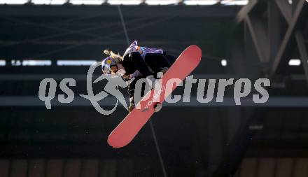 Snowboard. Big Air. Frauen. Qualifikation. Anna Gasser. WÃ¶rthersee Stadion. Klagenfurt, am 3.1.2024.
Foto: Kuess
---
pressefotos, pressefotografie, kuess, qs, qspictures, sport, bild, bilder, bilddatenbank