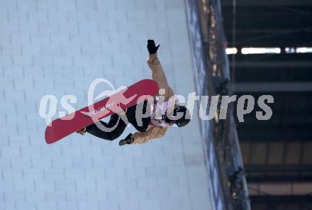 Snowboard. Big Air. Frauen. Qualifikation. Hanna Karrer. WÃ¶rthersee Stadion. Klagenfurt, am 3.1.2024.
Foto: Kuess
---
pressefotos, pressefotografie, kuess, qs, qspictures, sport, bild, bilder, bilddatenbank
