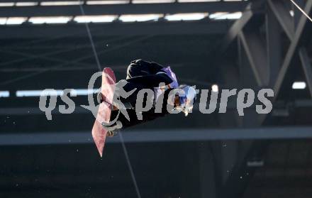 Snowboard. Big Air. Frauen. Qualifikation. Anna Gasser. WÃ¶rthersee Stadion. Klagenfurt, am 3.1.2024.
Foto: Kuess
---
pressefotos, pressefotografie, kuess, qs, qspictures, sport, bild, bilder, bilddatenbank