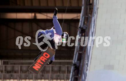 Snowboard. Big Air. Frauen. Qualifikation. Kristina Holzfeind. WÃ¶rthersee Stadion. Klagenfurt, am 3.1.2024.
Foto: Kuess
---
pressefotos, pressefotografie, kuess, qs, qspictures, sport, bild, bilder, bilddatenbank