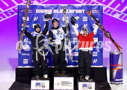 Freeski. Big Air. Timothe Sivignon (FRA), Luca Harrington (NZL), Matej Svancer (AUT) . Klagenfurt, am 4.1.2025.
Foto: Kuess
---
pressefotos, pressefotografie, kuess, qs, qspictures, sport, bild, bilder, bilddatenbank
