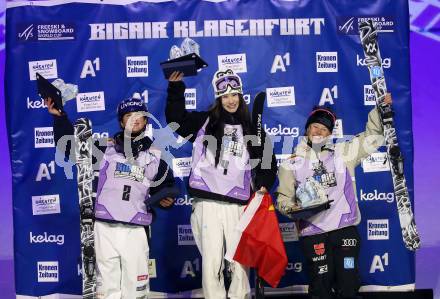 Freeski. Big Air. Flora Tabanelli (ITA), Liu Mengting (CHN),Muriel Mohr (GER) . Klagenfurt, am 4.1.2025.
Foto: Kuess
---
pressefotos, pressefotografie, kuess, qs, qspictures, sport, bild, bilder, bilddatenbank