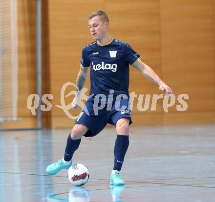 Futsal Bundesliga. Futsal Klagenfurt Versli.at gegen Stella Rossa. Irnes Skoric  (Klagenfurt), Hamid Aminpur (Stella Rossa). Viktring, am 4.1.2025.
Foto: Kuess
---
pressefotos, pressefotografie, kuess, qs, qspictures, sport, bild, bilder, bilddatenbank