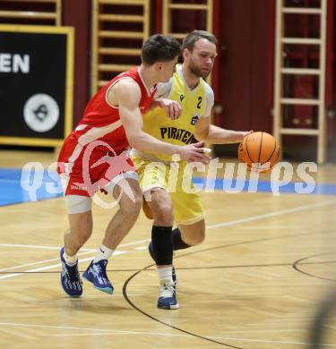 Basketball 2. Liga 2024/2025. Grunddurchgang 16. Runde.  Woerthersee Piraten gegen Upper Austrian Ballers.  Tim Huber  (Piraten),  Dominik Schachinger  (Austrian Ballers). Klagenfurt, am 26.1.2025.
Foto: Kuess


---
pressefotos, pressefotografie, kuess, qs, qspictures, sport, bild, bilder, bilddatenbank