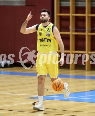 Basketball 2. Liga 2024/2025. Grunddurchgang 16. Runde.  Woerthersee Piraten gegen Upper Austrian Ballers.  Marin Sliskovic  (Piraten),   Klagenfurt, am 26.1.2025.
Foto: Kuess


---
pressefotos, pressefotografie, kuess, qs, qspictures, sport, bild, bilder, bilddatenbank
