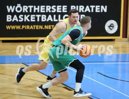 Basketball 2. Liga 2024/2025. Grunddurchgang 20. Runde.  Woerthersee Piraten gegen KOS.    Jan-Arne Apschner (Piraten),  Jernej Andolsek Heine  (KOS). Klagenfurt, am 22.2.2025.
Foto: Kuess


---
pressefotos, pressefotografie, kuess, qs, qspictures, sport, bild, bilder, bilddatenbank