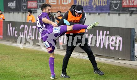 Fussball Bundesliga. SK Austria Klagenfurt gegen GAK.  Kosmas Gkezos, Athletiktrainer Bernhard Sussitz  (Klagenfurt),  Klagenfurt, am 22.2.2025.
Foto: Kuess
---
pressefotos, pressefotografie, kuess, qs, qspictures, sport, bild, bilder, bilddatenbank