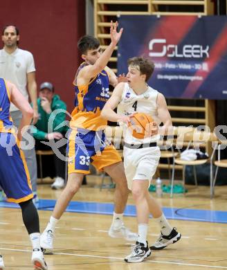 Basketball 2. Liga 2024/2025. Grunddurchgang 21. Runde.   KOS Celovec gegen BBU Salzburg.   Samuel Seher (KOS),  Stefan Radic  (Salzburg). Klagenfurt, am 1.3.2025.
Foto: Kuess


---
pressefotos, pressefotografie, kuess, qs, qspictures, sport, bild, bilder, bilddatenbank