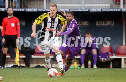 Fussball Bundesliga. SK Austria Klagenfurt gegen LASK. Keanan Bennetts (Klagenfurt),   Hrvoje Smolcic (LASK). Klagenfurt, am 2.3..2025.
Foto: Kuess
---
pressefotos, pressefotografie, kuess, qs, qspictures, sport, bild, bilder, bilddatenbank