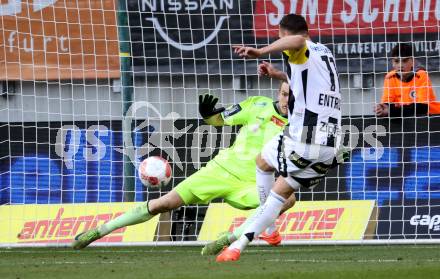 Fussball Bundesliga. SK Austria Klagenfurt gegen LASK. Simon Spari (Klagenfurt), Maximilian Entrup  (LASK). Klagenfurt, am 2.3..2025.
Foto: Kuess
---
pressefotos, pressefotografie, kuess, qs, qspictures, sport, bild, bilder, bilddatenbank