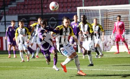 Fussball Bundesliga. SK Austria Klagenfurt gegen LASK. Solomon Bonnah (Klagenfurt),   Maximilian Entrup (LASK). Klagenfurt, am 2.3..2025.
Foto: Kuess
---
pressefotos, pressefotografie, kuess, qs, qspictures, sport, bild, bilder, bilddatenbank