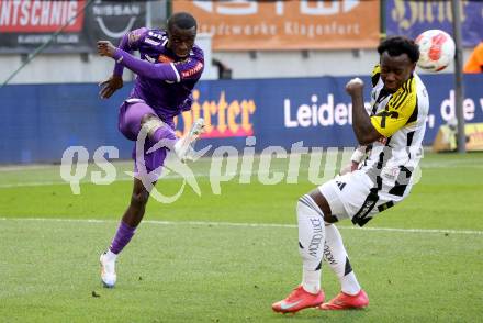 Fussball Bundesliga. SK Austria Klagenfurt gegen LASK. Solomon Bonnah (Klagenfurt), George Bello  (LASK). Klagenfurt, am 2.3..2025.
Foto: Kuess
---
pressefotos, pressefotografie, kuess, qs, qspictures, sport, bild, bilder, bilddatenbank