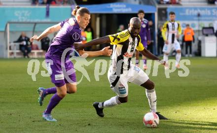 Fussball Bundesliga. SK Austria Klagenfurt gegen LASK. Niklas Szerencsi (Klagenfurt), Samuel Oluwabukunmi Adeniran (LASK). Klagenfurt, am 2.3..2025.
Foto: Kuess
---
pressefotos, pressefotografie, kuess, qs, qspictures, sport, bild, bilder, bilddatenbank