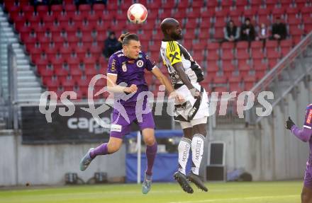 Fussball Bundesliga. SK Austria Klagenfurt gegen LASK. Niklas Szerencsi (Klagenfurt), Samuel Oluwabukunmi Adeniran (LASK). Klagenfurt, am 2.3..2025.
Foto: Kuess
---
pressefotos, pressefotografie, kuess, qs, qspictures, sport, bild, bilder, bilddatenbank
