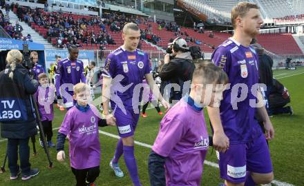 Fussball Bundesliga. SK Austria Klagenfurt gegen LASK. Martin Hinteregger, Niklas Szerencsi, Dikeni Salifou  (Klagenfurt). Klagenfurt, am 2.3..2025.
Foto: Kuess
---
pressefotos, pressefotografie, kuess, qs, qspictures, sport, bild, bilder, bilddatenbank