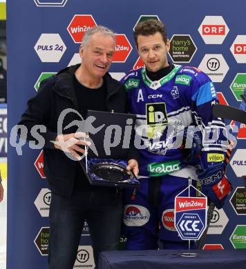 Eishockey ICE Bundesliga. VSV gegen Bozen.  Peter Raffl, John Hughes, MVP Player, John Kennedy Trophy  (VSV). Villach, am 4.3.2025.
Foto: Kuess
---
pressefotos, pressefotografie, kuess, qs, qspictures, sport, bild, bilder, bilddatenbank