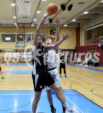 Basketball 2. Liga 2024/2025. Grunddurchgang 22. Runde.   KOS Celovec gegen RAIDERS Tirol.   Lorenz Windisch (KOS),  Marko Spasojevic  (Tirol). Klagenfurt, am 8.3.2025.
Foto: Kuess


---
pressefotos, pressefotografie, kuess, qs, qspictures, sport, bild, bilder, bilddatenbank