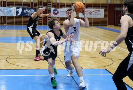 Basketball 2. Liga 2024/2025. Grunddurchgang 22. Runde.   KOS Celovec gegen RAIDERS Tirol.   Veljko Dena (KOS),  Tim-Joel Deschner (Tirol). Klagenfurt, am 8.3.2025.
Foto: Kuess


---
pressefotos, pressefotografie, kuess, qs, qspictures, sport, bild, bilder, bilddatenbank