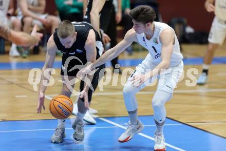 Basketball 2. Liga 2024/2025. Grunddurchgang 22. Runde.   KOS Celovec gegen RAIDERS Tirol.   Simon Siencnik (KOS),  Edgars Kaufmanis  (Tirol). Klagenfurt, am 8.3.2025.
Foto: Kuess


---
pressefotos, pressefotografie, kuess, qs, qspictures, sport, bild, bilder, bilddatenbank
