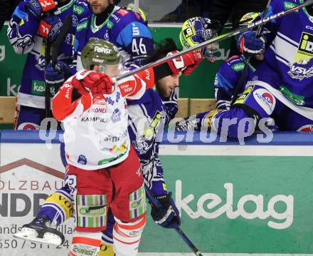 Eishockey ICE Bundesliga. VSV gegen Bozen.  Maximilian Rebernig(VSV), Nicholas Samuel Saracino  (Bozen) . Villach, am 9.3.2025
Foto: Kuess
---
pressefotos, pressefotografie, kuess, qs, qspictures, sport, bild, bilder, bilddatenbank