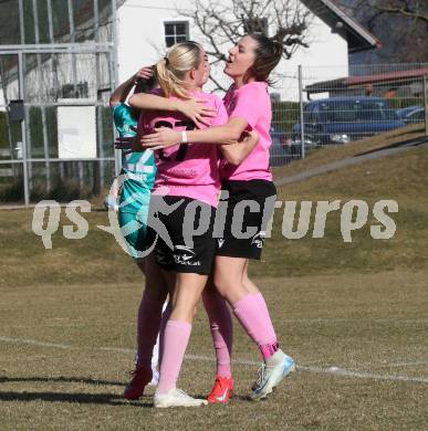 Fussball Frauen. 2. Bundesliga. Carinthians LIWOdruck Hornets gegen SG MALEREI GLANZER Geretsberg/Buerrmoos. Torjubel Jasmin Michelle Ortner, Marie Sophie Klocker (Carinthians Hornets),. Sachsenburg, am 9.3.2024.
Foto: Kuess
---
pressefotos, pressefotografie, kuess, qs, qspictures, sport, bild, bilder, bilddatenbank