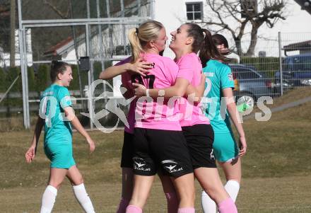 Fussball Frauen. 2. Bundesliga. Carinthians LIWOdruck Hornets gegen SG MALEREI GLANZER Geretsberg/Buerrmoos. Torjubel Jasmin Michelle Ortner, Marie Sophie Klocker (Carinthians Hornets),. Sachsenburg, am 9.3.2024.
Foto: Kuess
---
pressefotos, pressefotografie, kuess, qs, qspictures, sport, bild, bilder, bilddatenbank
