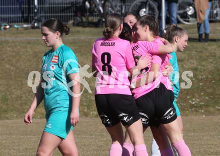 Fussball Frauen. 2. Bundesliga. Carinthians LIWOdruck Hornets gegen SG MALEREI GLANZER Geretsberg/Buerrmoos. Torjubel Marie Sophie Klocker (Carinthians Hornets),. Sachsenburg, am 9.3.2024.
Foto: Kuess
---
pressefotos, pressefotografie, kuess, qs, qspictures, sport, bild, bilder, bilddatenbank