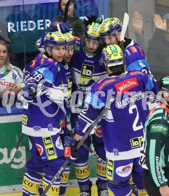 Eishockey ICE Bundesliga. VSV gegen Bozen.  Torjubel Mark Katic, Nikita Scherbak, Felix Maxa, Dylan Macpherson (VSV) . Villach, am 9.3.2025
Foto: Kuess
---
pressefotos, pressefotografie, kuess, qs, qspictures, sport, bild, bilder, bilddatenbank
