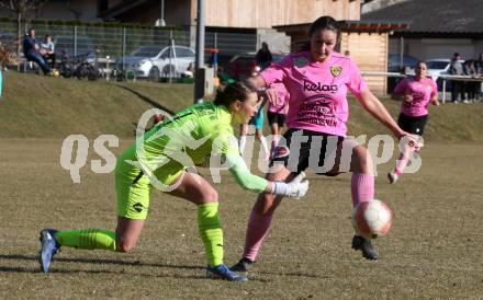 Fussball Frauen. 2. Bundesliga. Carinthians LIWOdruck Hornets gegen SG MALEREI GLANZER Geretsberg/Buerrmoos. Nina Mele (Carinthians Hornets), Elena Danner  (Geretsberg/Buermoos). Sachsenburg, am 9.3.2024.
Foto: Kuess
---
pressefotos, pressefotografie, kuess, qs, qspictures, sport, bild, bilder, bilddatenbank