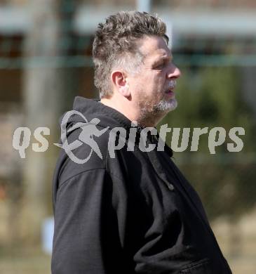 Fussball Frauen. 2. Bundesliga. Carinthians LIWOdruck Hornets gegen SG MALEREI GLANZER Geretsberg/Buerrmoos. Trainer Alexander Pichelkastner  (Carinthians Hornets). Sachsenburg, am 9.3.2024.
Foto: Kuess
---
pressefotos, pressefotografie, kuess, qs, qspictures, sport, bild, bilder, bilddatenbank