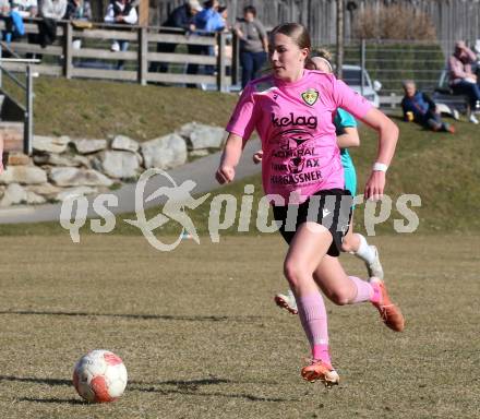 Fussball Frauen. 2. Bundesliga. Carinthians LIWOdruck Hornets gegen SG MALEREI GLANZER Geretsberg/Buerrmoos. Magdalena Sophie Neumann (Carinthians Hornets). Sachsenburg, am 9.3.2024.
Foto: Kuess
---
pressefotos, pressefotografie, kuess, qs, qspictures, sport, bild, bilder, bilddatenbank