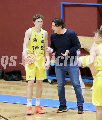 Basketball 2. Liga 2024/2025. Playoffs. VF1.   Woerthersee Piraten gegen Mattersburg Rocks.    Trainer Andreas Kuttnig (Piraten),    Klagenfurt, am 15.3.2025.
Foto: Kuess


---
pressefotos, pressefotografie, kuess, qs, qspictures, sport, bild, bilder, bilddatenbank