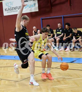 Basketball 2. Liga 2024/2025. Playoffs. VF1.   Woerthersee Piraten gegen Mattersburg Rocks.    Lukas Simoner (Piraten),   Asdren Drew Koka  (Mattersburg Rocks). Klagenfurt, am 15.3.2025.
Foto: Kuess


---
pressefotos, pressefotografie, kuess, qs, qspictures, sport, bild, bilder, bilddatenbank