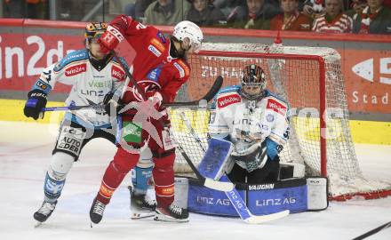 Eishockey ICE Bundesliga. KAC gegen Linz. Daniel Obersteiner (KAC), Patrick Soellinger, Rasmus Tirronen (Linz) . Klagenfurt, am 23.3.2025
Foto: Kuess
---
pressefotos, pressefotografie, kuess, qs, qspictures, sport, bild, bilder, bilddatenbank