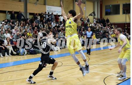 Basketball 2. Liga 2024/2025. Playoffs. VF3.   Woerthersee Piraten gegen Mattersburg Rocks.    Marcus Holyfield (Piraten),  Julian Alper  (Mattersburg Rocks). Klagenfurt, am 29.3.2025.
Foto: Kuess


---
pressefotos, pressefotografie, kuess, qs, qspictures, sport, bild, bilder, bilddatenbank