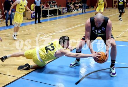 Basketball 2. Liga 2024/2025. Playoffs. VF3.   Woerthersee Piraten gegen Mattersburg Rocks.    Jan-Arne Apschner (Piraten),   Corey Hallett  (Mattersburg Rocks). Klagenfurt, am 29.3.2025.
Foto: Kuess


---
pressefotos, pressefotografie, kuess, qs, qspictures, sport, bild, bilder, bilddatenbank