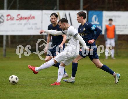 Fussball. Kaerntner Liga. Velden gegen Koettmannsdorf.  Nicolas Manuel Modritz  (Velden),  Adis Ajkic  (Koettmannsdorf). Velden, 29.3.2025
Foto: Kuess
---
pressefotos, pressefotografie, kuess, qs, qspictures, sport, bild, bilder, bilddatenbank