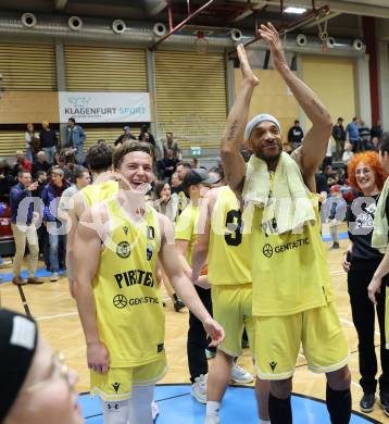 Basketball 2. Liga 2024/2025. Playoffs. VF3.   Woerthersee Piraten gegen Mattersburg Rocks.    Jubel  (Piraten),   Klagenfurt, am 29.3.2025.
Foto: Kuess


---
pressefotos, pressefotografie, kuess, qs, qspictures, sport, bild, bilder, bilddatenbank