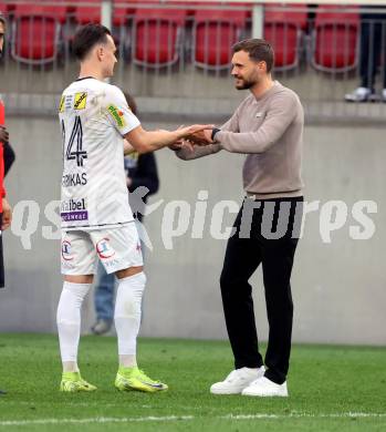 Fussball Bundesliga. SK Austria Klagenfurt gegen Altach.  Jubel Lukas Fridrikas, Trainer Fabio Ingolitsch  (Altach). Klagenfurt, am 5.4.2025.
Foto: Kuess
---
pressefotos, pressefotografie, kuess, qs, qspictures, sport, bild, bilder, bilddatenbank